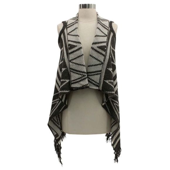 Gray & White Chevron Pattern Knit Sleeveless Vest - Picture 4 of 4